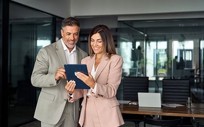 Estrategia de Liderazgo de Opinión (Thought Leadership)