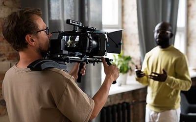 Filmación y edición de testimoniales en video